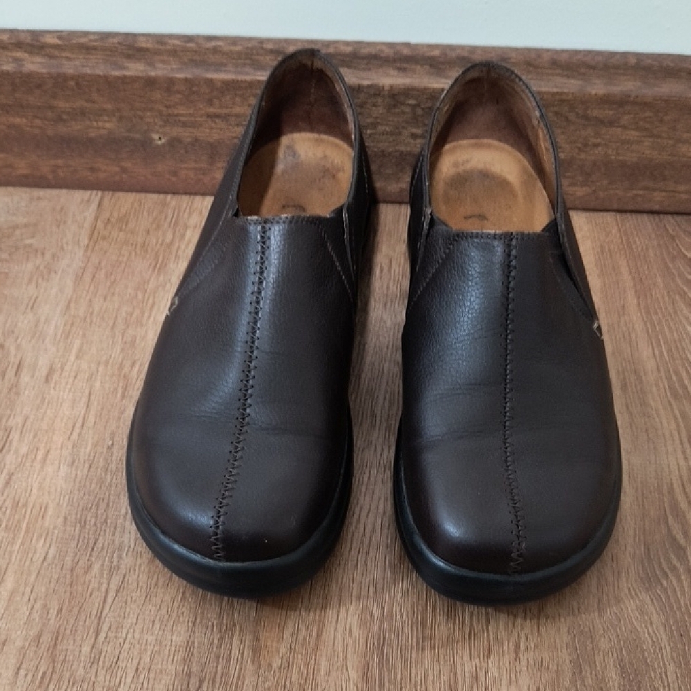 Women's Brown Leather Shoes - Picture 6 of 6